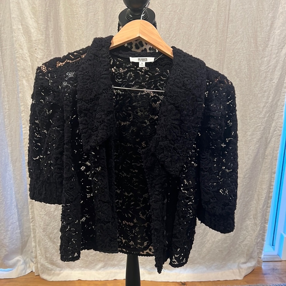 Black BB Dakota Steve Madden 3/4 sleeve lacey jacket- size small.